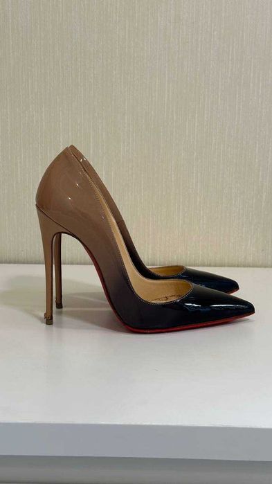 Christian Louboutin модель So Kate розмір 35 1/2 оригінал