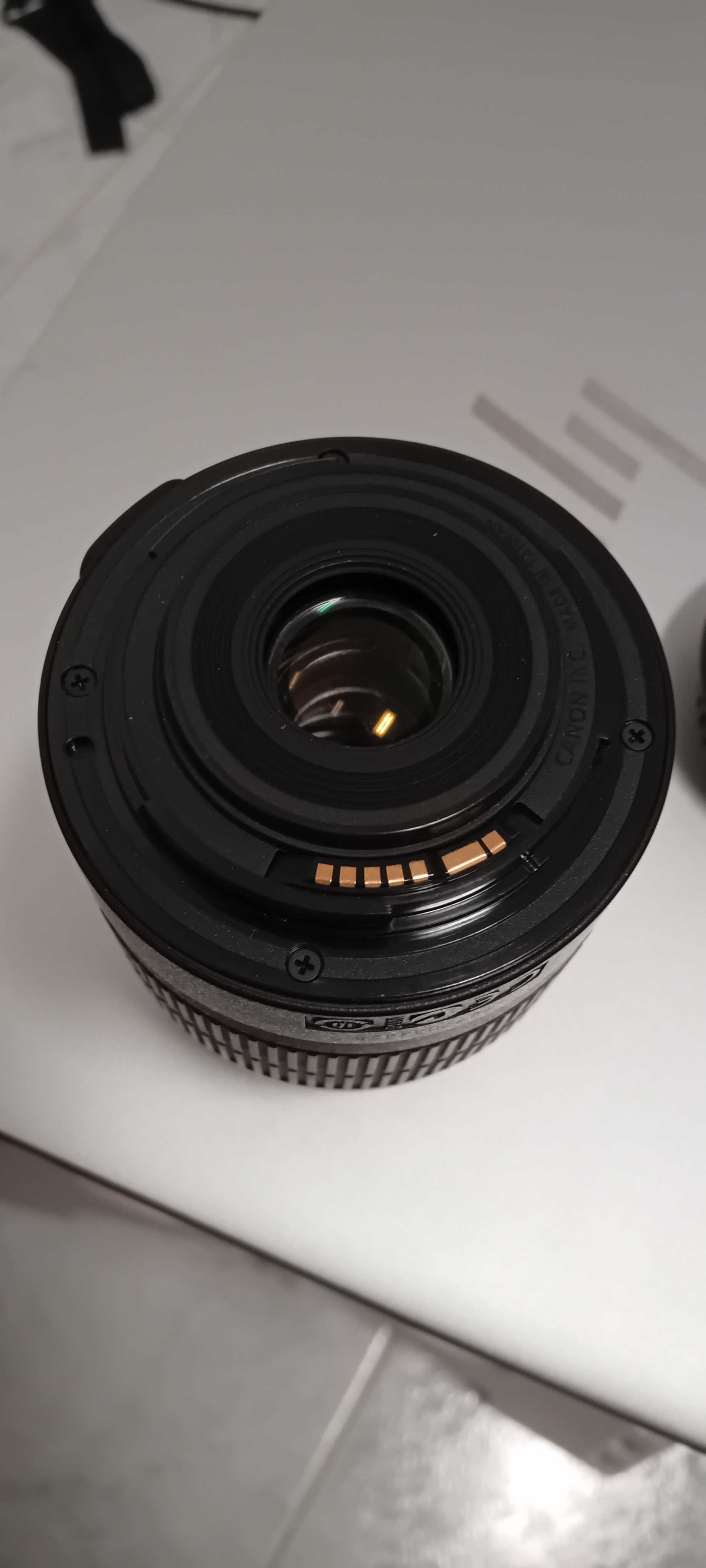 Objetiva Zoom CANON EF-S 18-55mm F3.5-5.6 III