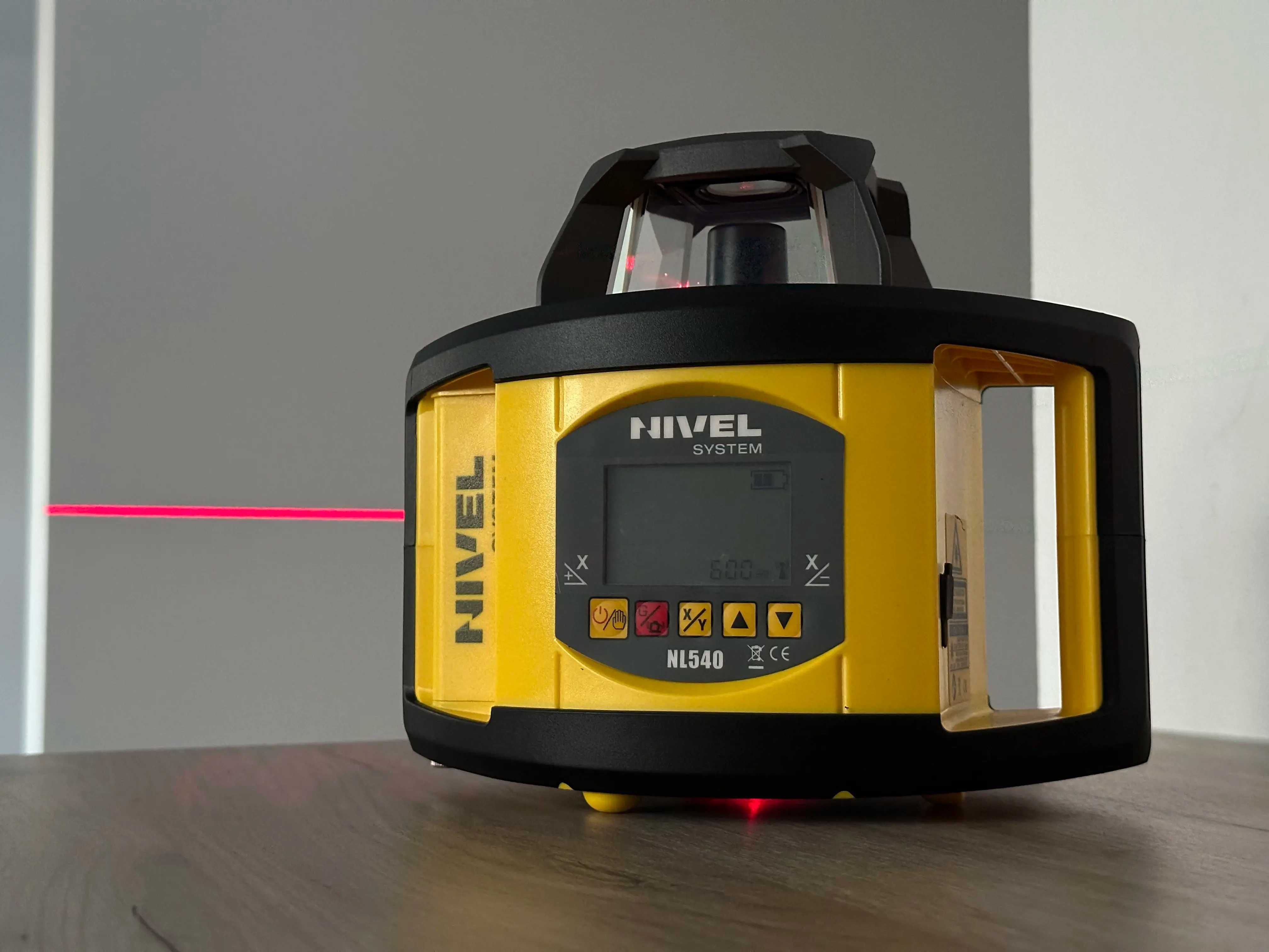 Nivelator obrotowy NIVEL SYSTEM NL540R (czerwony)