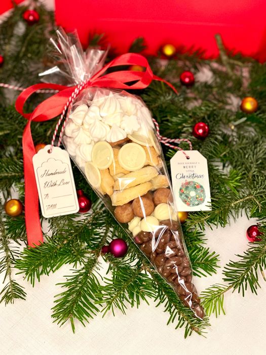 Zestaw świątecznych słodkości w rożku – piękny prezent Na Święta