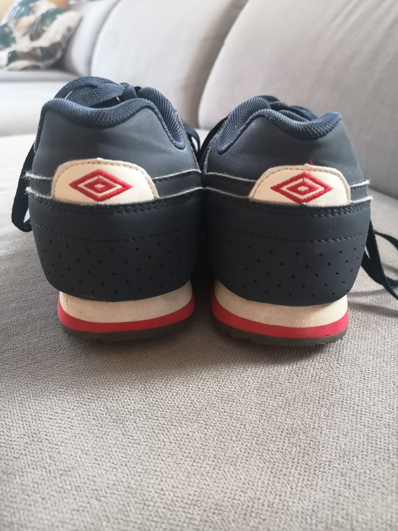 Buty Umbro Follow II r. 42