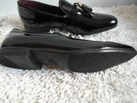 Buty czarne – eleganckie męskie loafersy