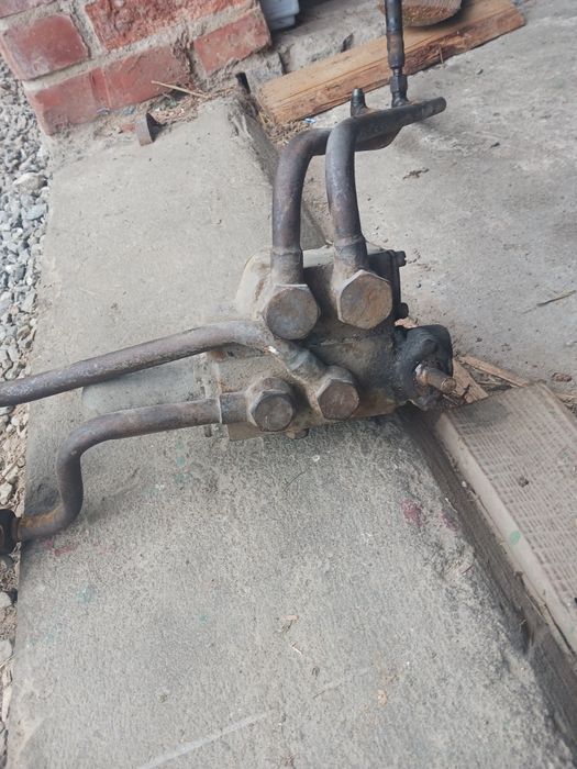 Rozdzielacz hydrauliczny do ursus c330