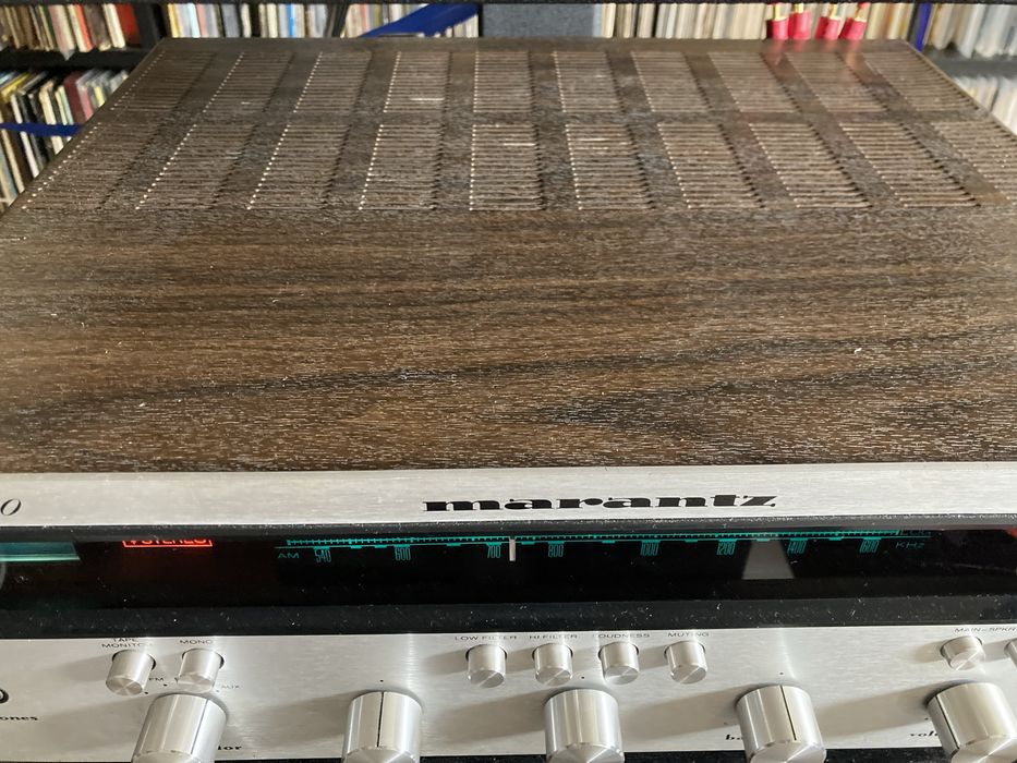 Marantz 2220 receiver