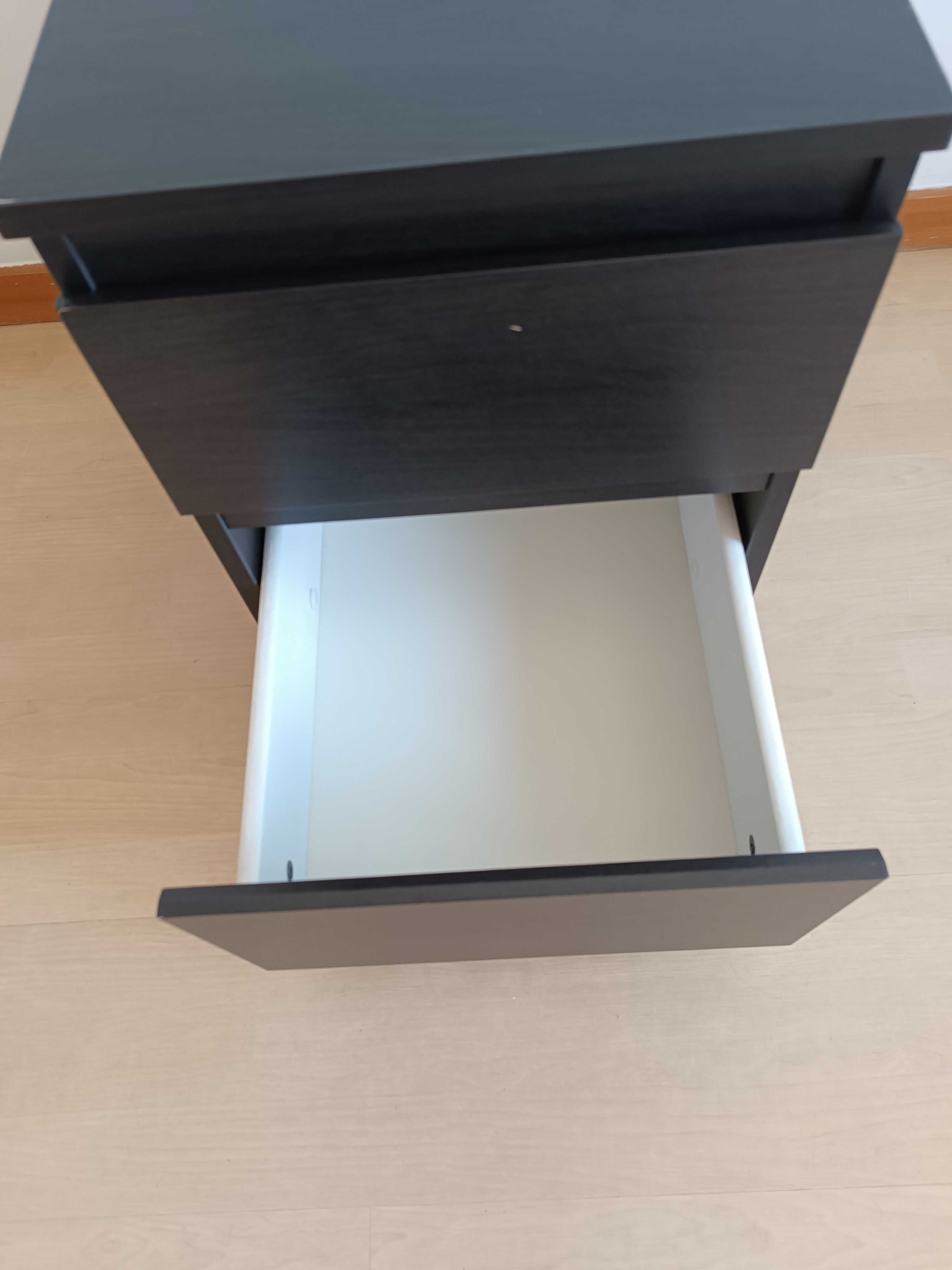 Mesa de cabeceira