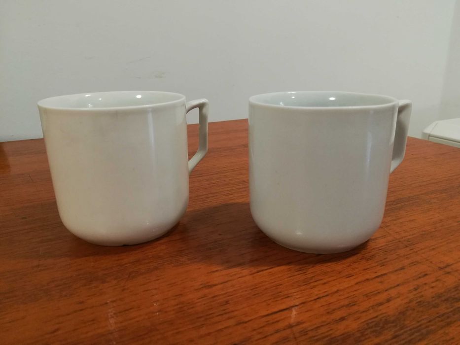 Kubek z uchem PRL porcelana