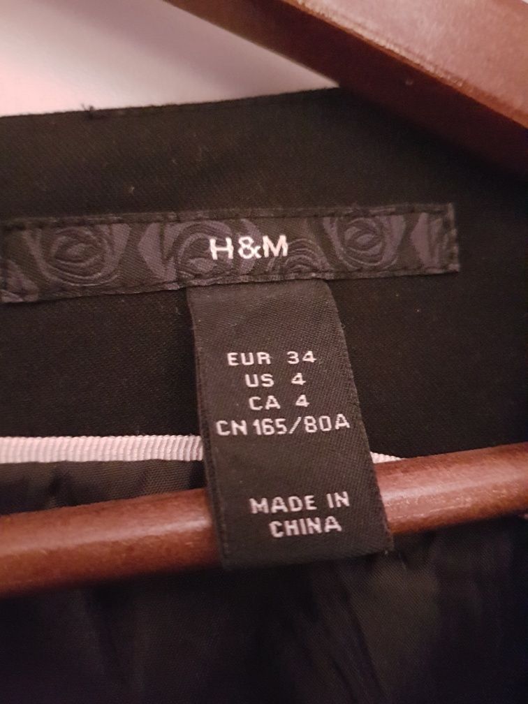 Mała czarna z h&M, z podszewką, zamek z tylu, elegancka