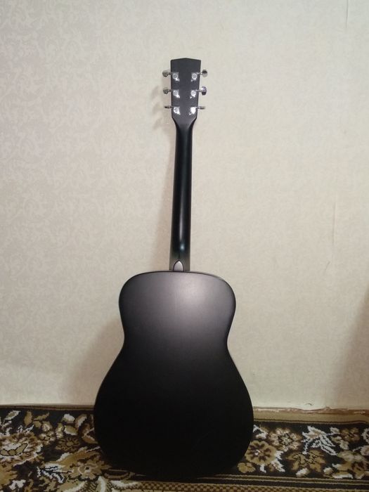 Акустическая гитара