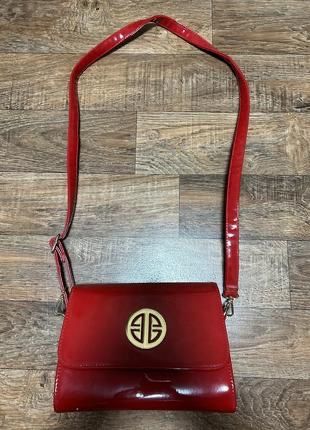 Жіноча лакова сумка