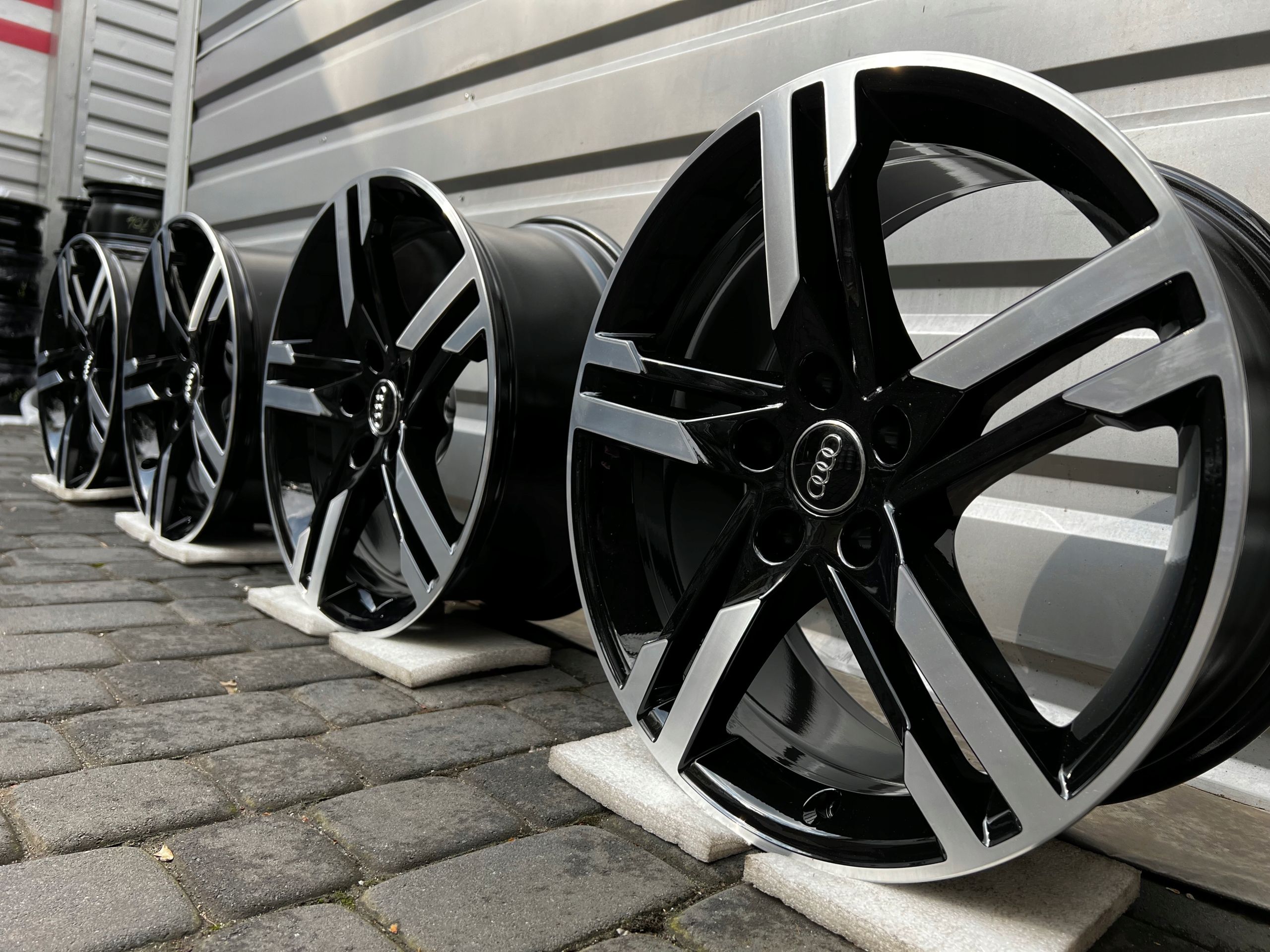 Oryginalne Felgi Audi 18 A3 A4 A5 A6 A7 A8 Q3 Q5
