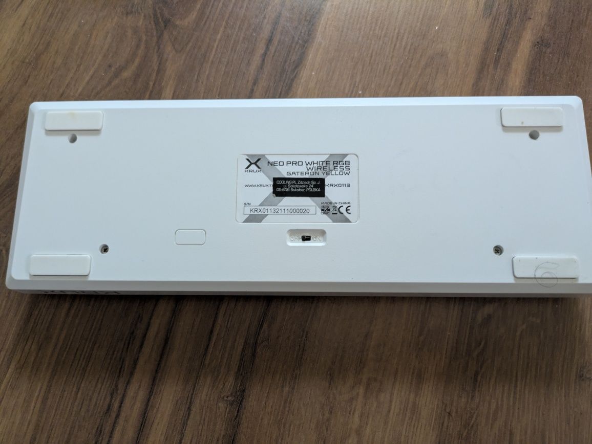 Krux neo pro rgb wireless + keycapy pudding
