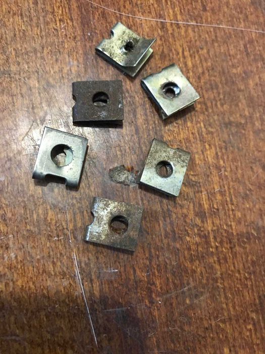 Продам скобу-крепеж пластика.