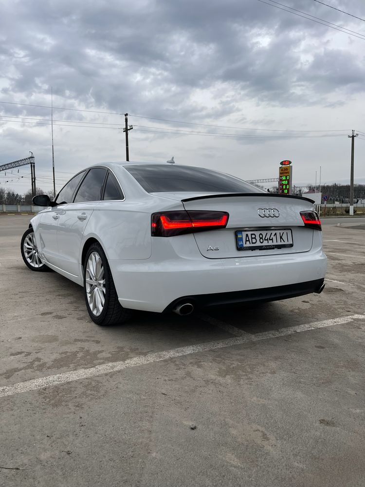 Автомобіль Audi A6