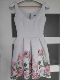 Rozkloszowana sukienka w róże XS