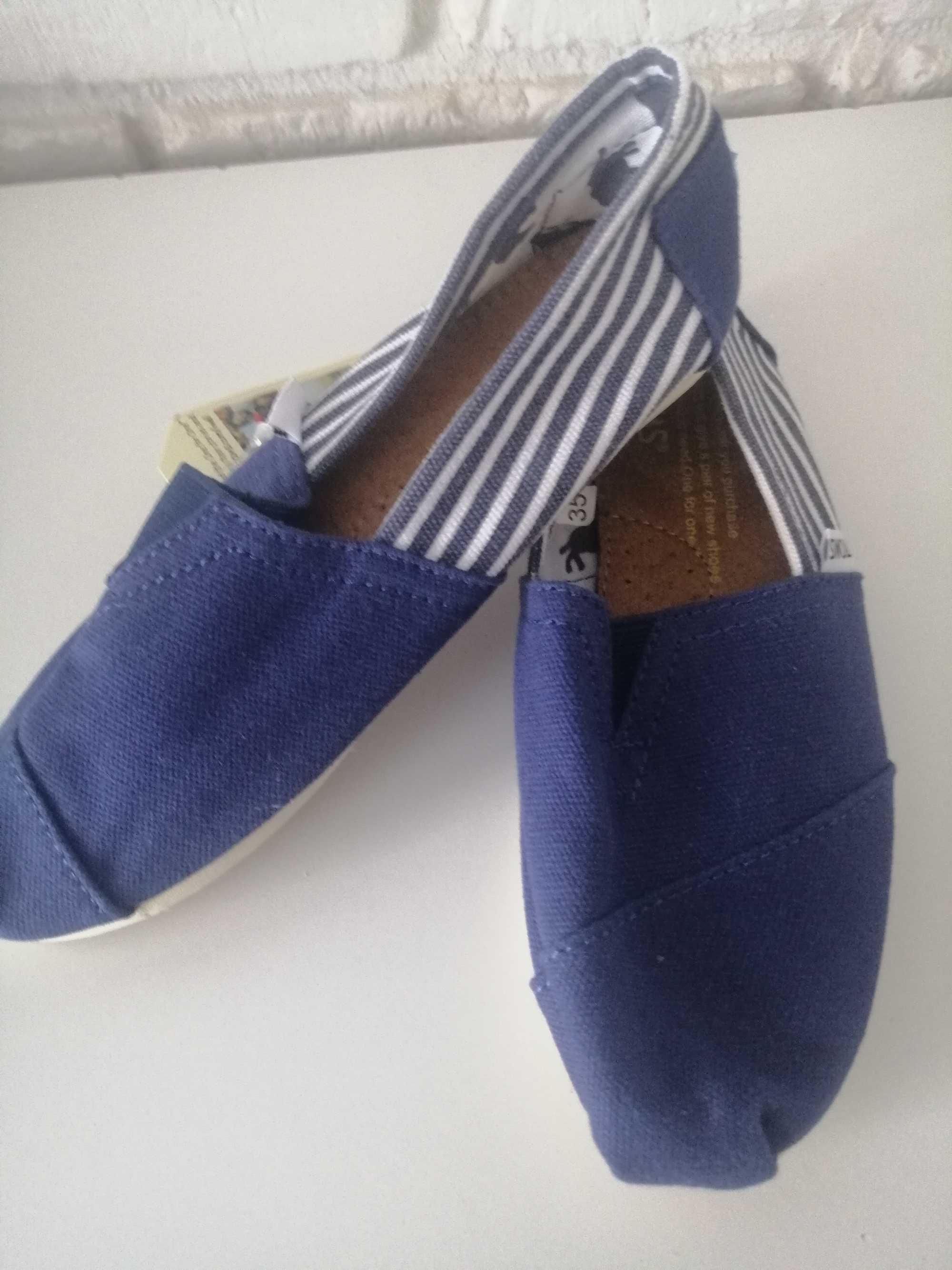 Nowe, granatowe lekkie buty rozmiar 35