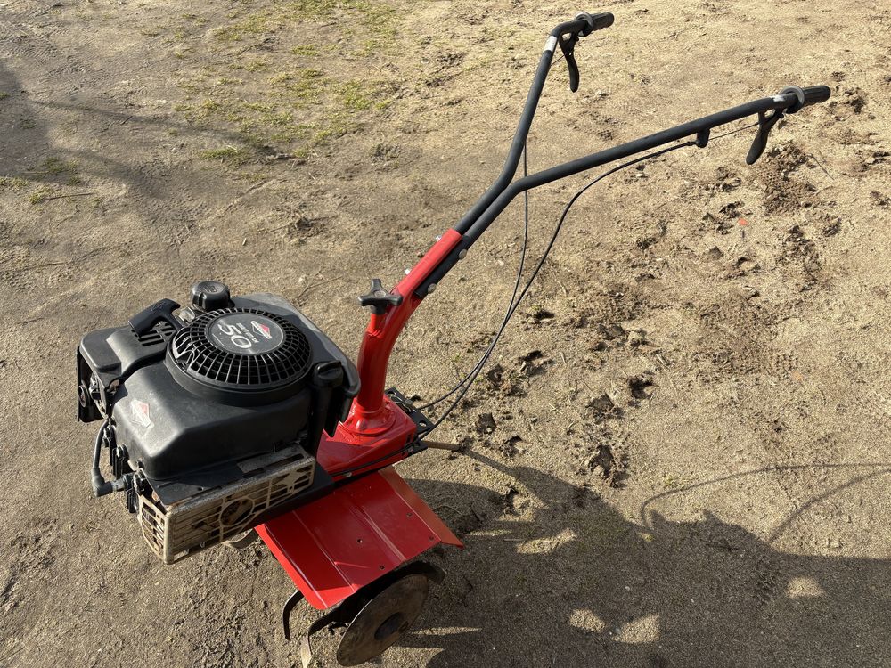 Glebogryzarka z reversem silnik B&S 5hp.