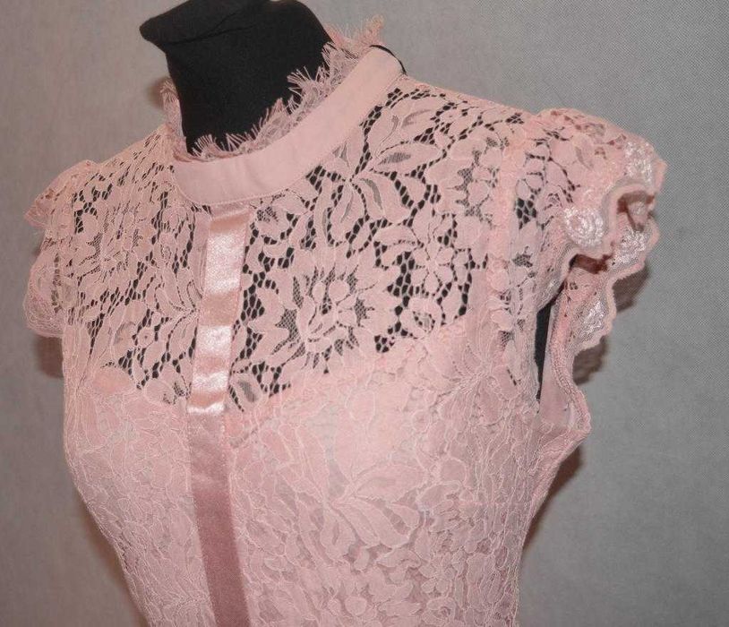 Zwiewna sukienka z koronkową górą Miusol L