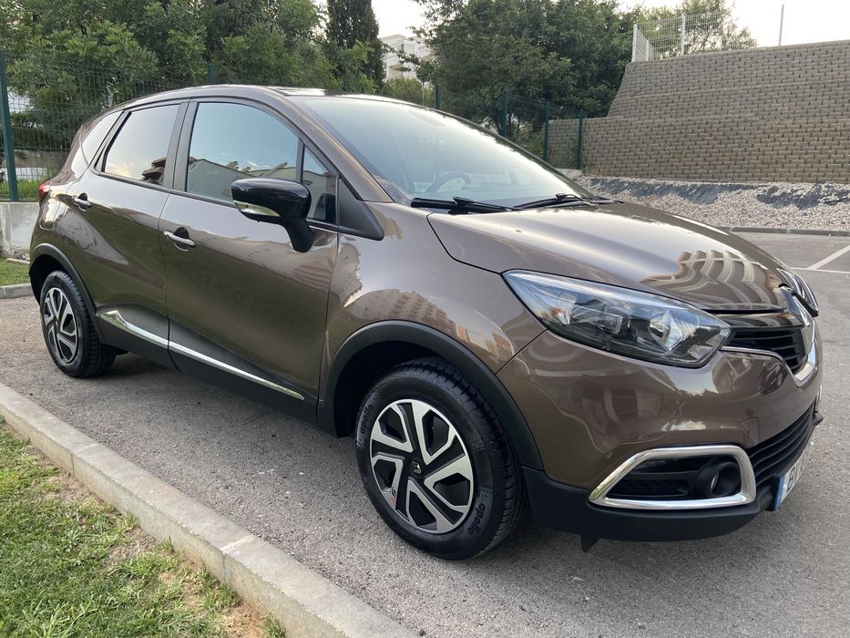 Captur Motor de Corrente 0.9 • 90 cv • Multimidia • Sem Riscos