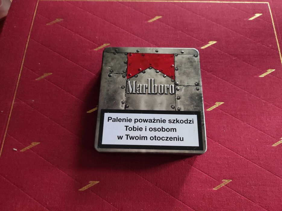 papierośnica pudełko etui   Malboro