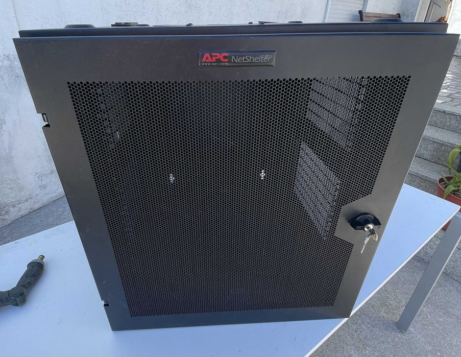 Armário RACK (APC)