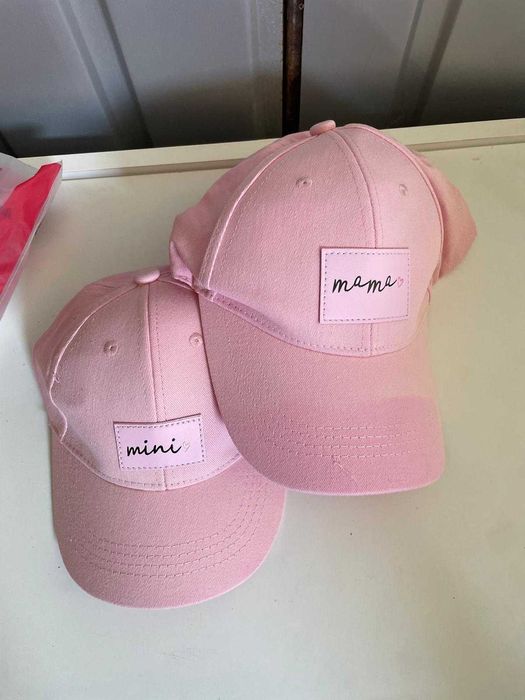 kapelusze, spinki, opaski na głowę, czapki z daszkiem, czapki zimowe