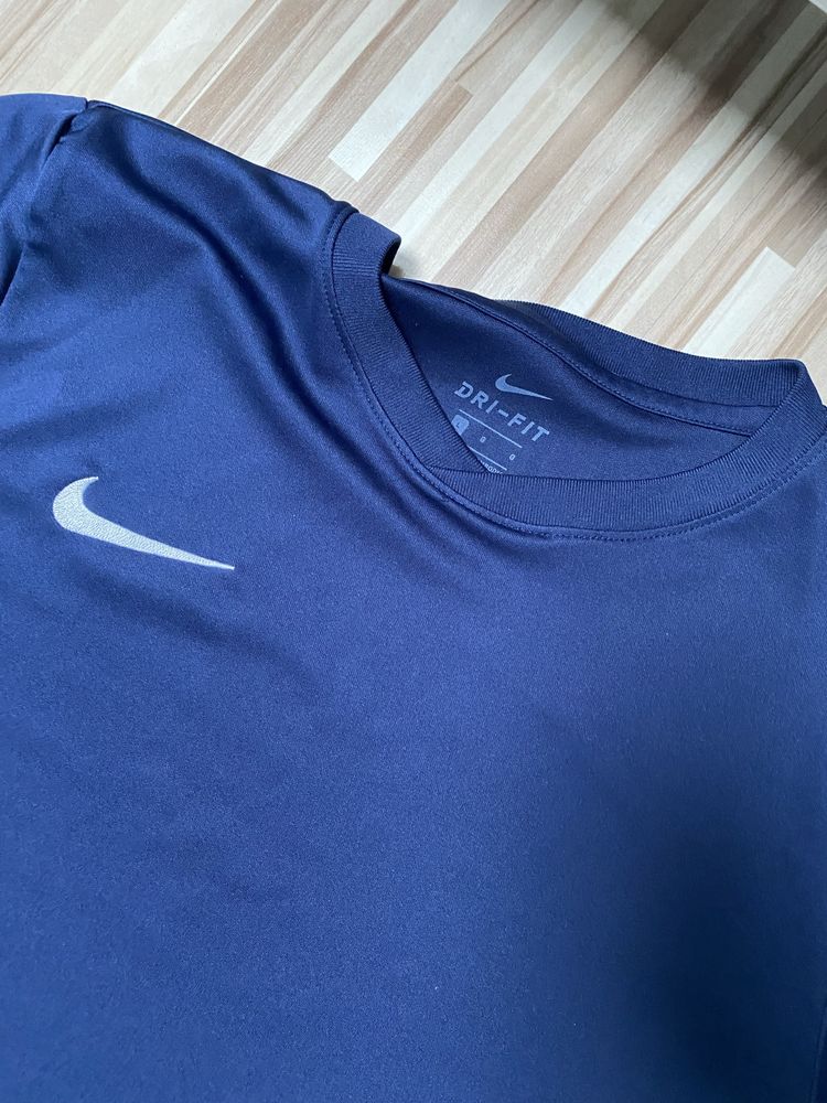 Koszulka sportowa, pilkarska dri fit roz L Nike, NB
