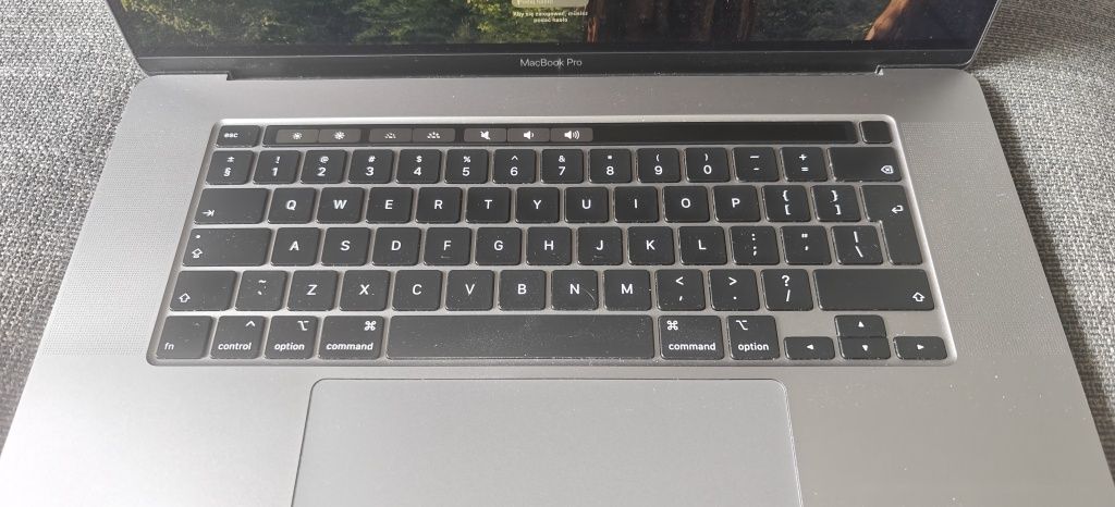 Apple MacBook Pro 16 A2141 16" i7-9750H 16 GB 500 GB