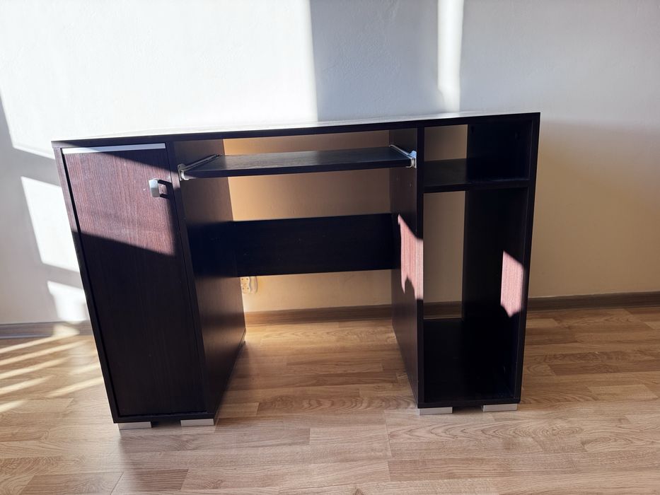 Biurko brazowe bardzo dobry stan solidne