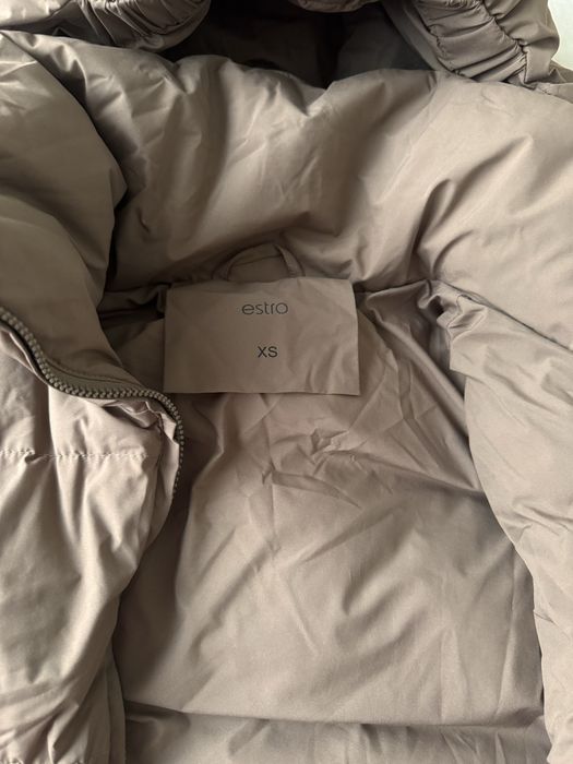 Зимовмй пуховик Estro
