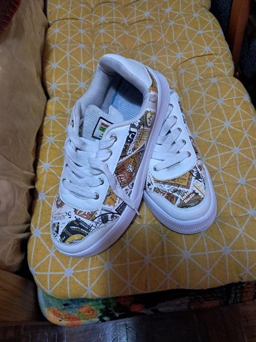 Vendo ténis da design