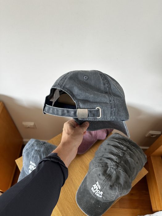 Chapéus Bordados “Mais Amor Por Favor” - Várias cores