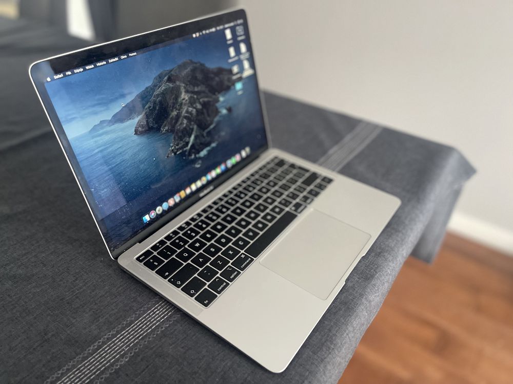 MacBook Air i5 - nowy model z 2019r