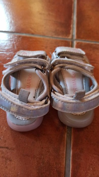 Sendalias com luzes número 20