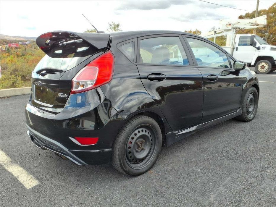 Ford Fiesta ST      2017