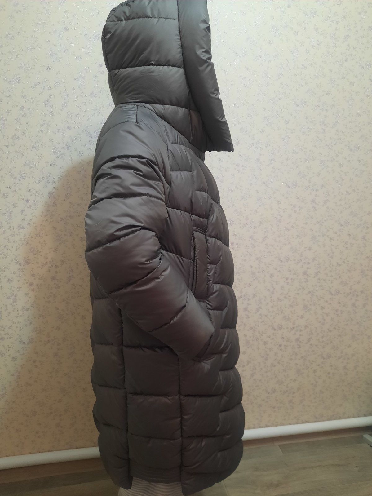 Продам Женский Пуховик женскую зимнюю курточку, куртку, пальто серое