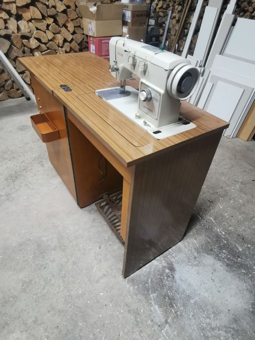 Máquina de costura automática OLIVA