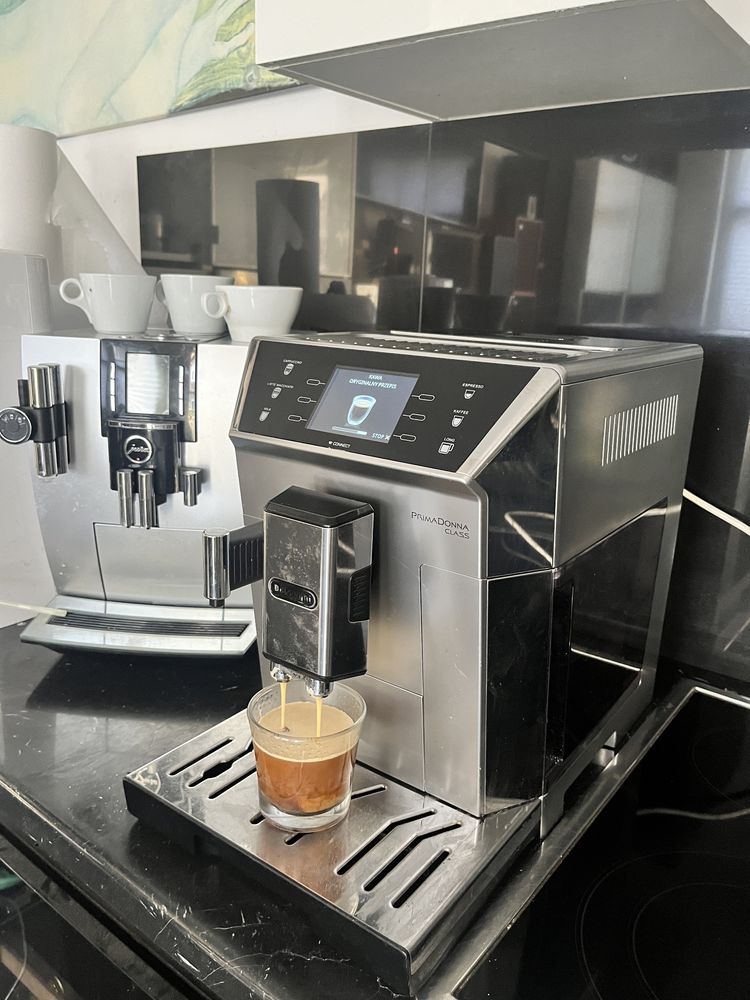 Ekspres Delonghi Primadonna Class Ecam 556.55