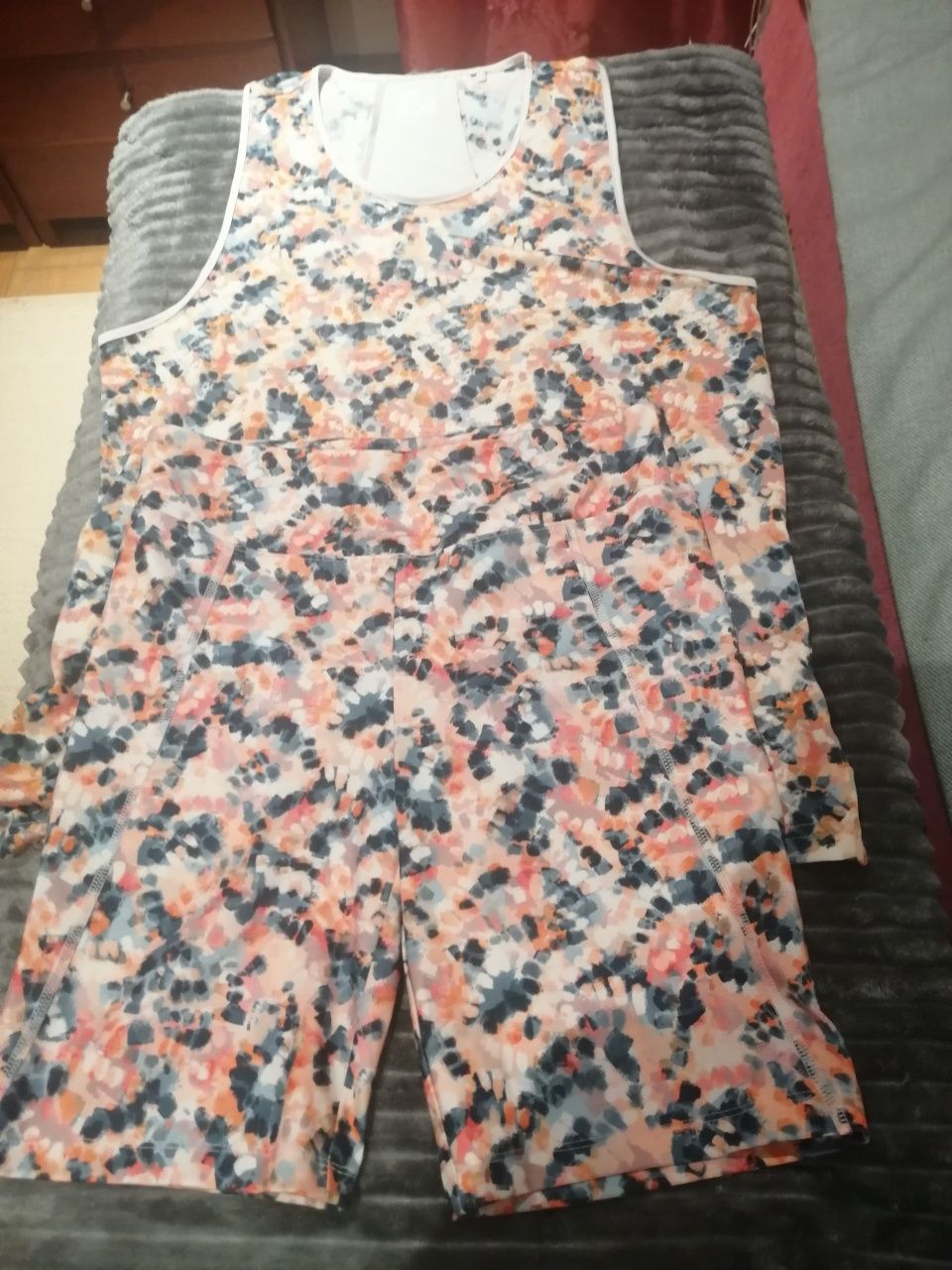 Conjunto de camiseta e calção da lefties