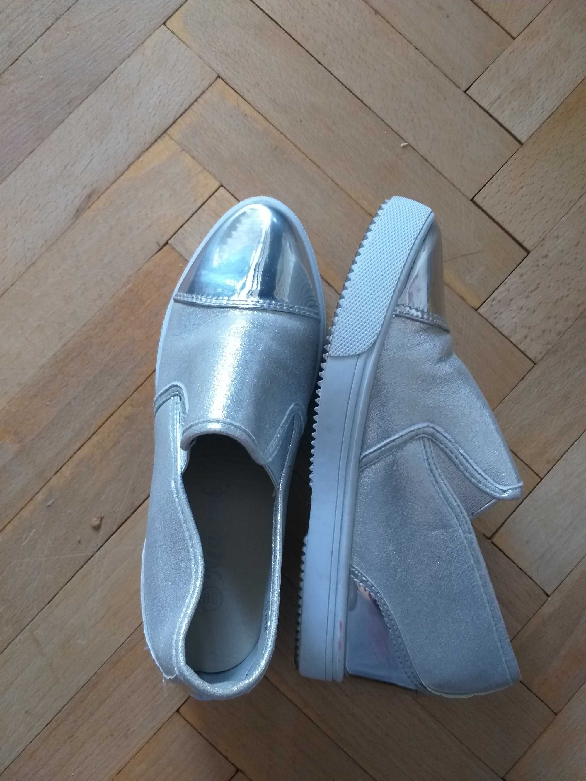 Buty srebrne rozmiar 38