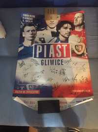 Plakat z autografami piłkarzy Piasta Gliwice