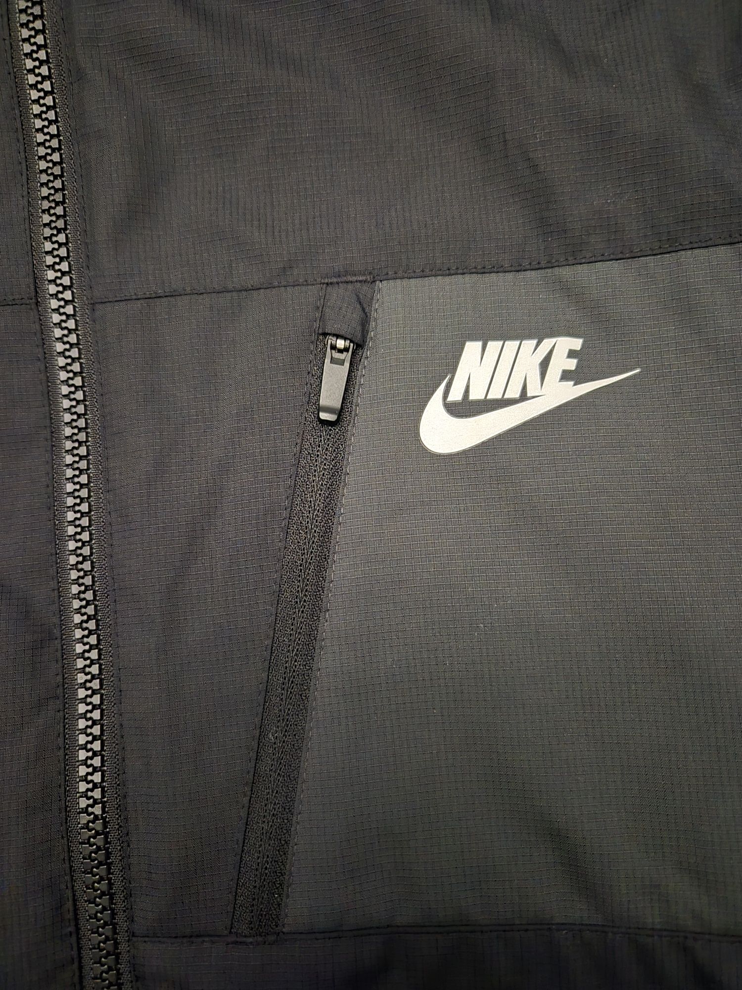 Nike czarna wiatrówka kurtka wiosenna 158 cm 13 lat