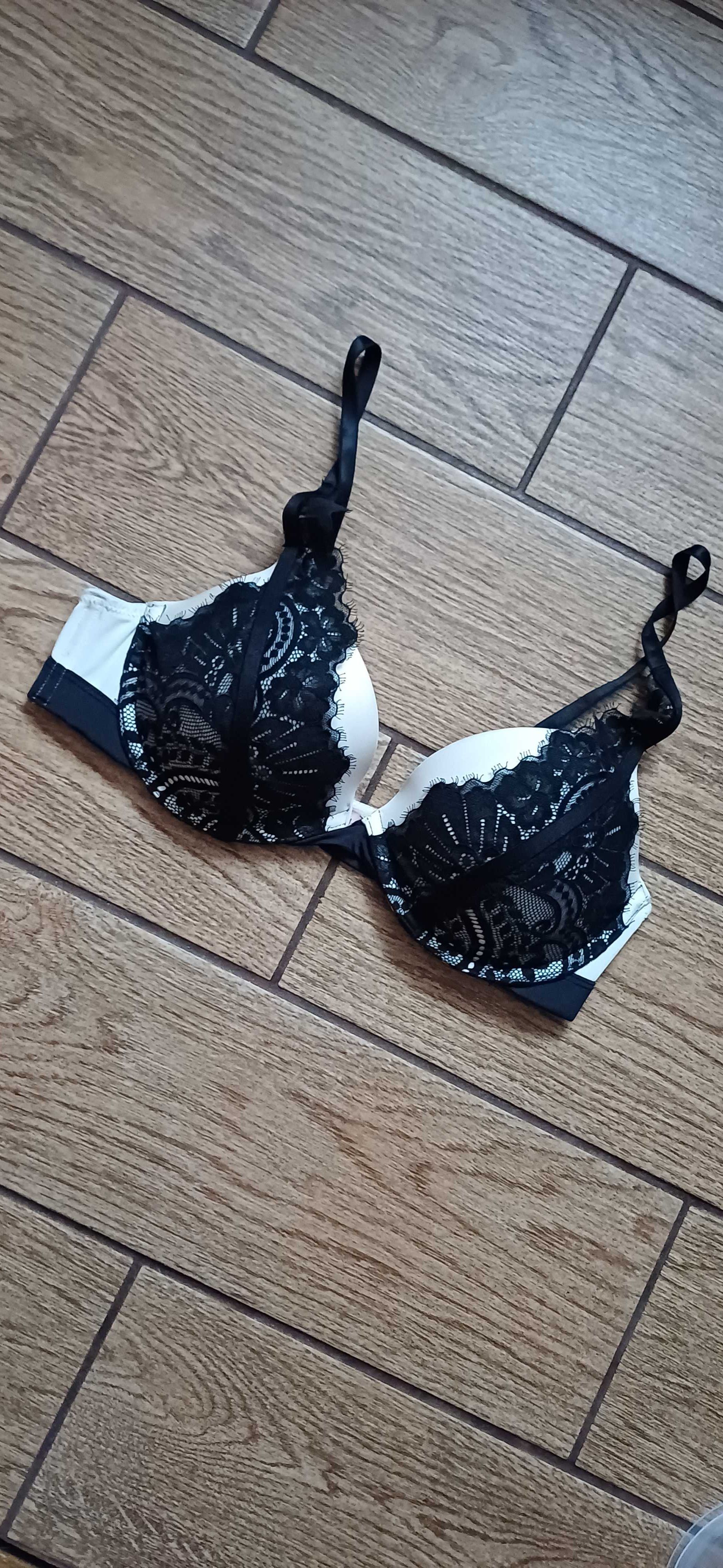 Kremowy biustonosz Hunkemöller r. 75 C push up