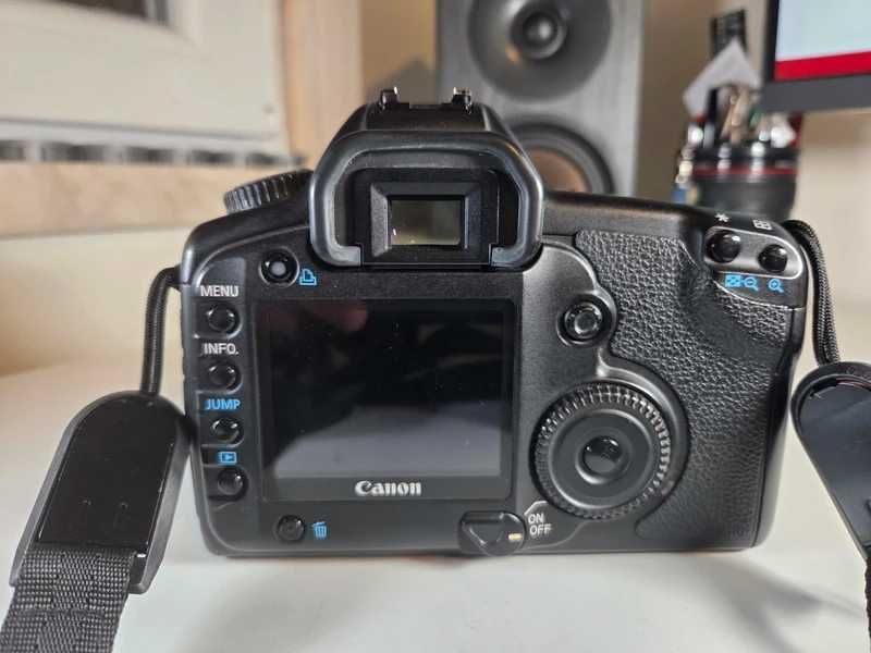 Canon EOS 5D classic MK1 e objectiva 40mm AF STM Full Frame