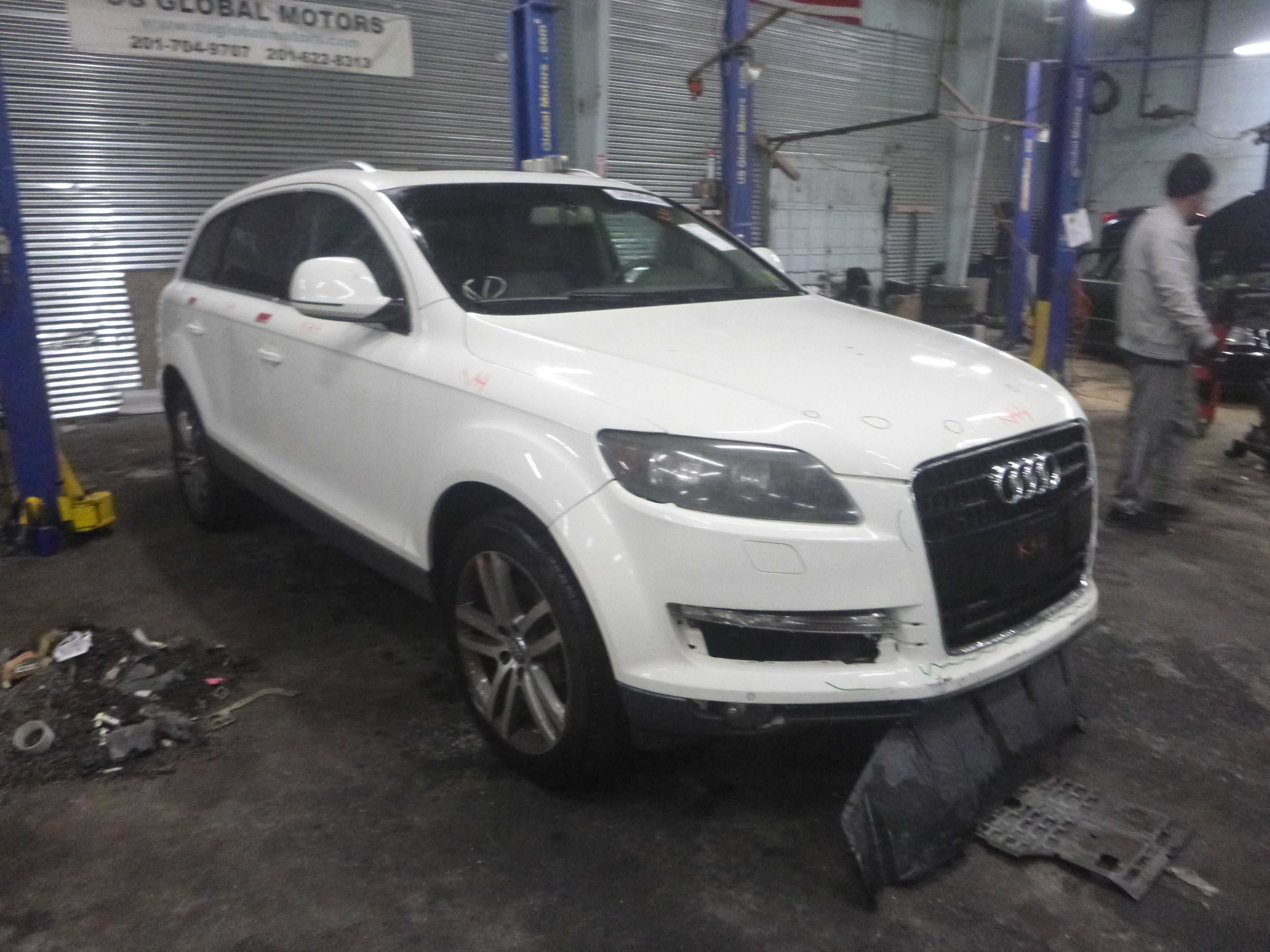 Разборка Ауди Кью7. Запчасти Audi Q7 США (бампер,акпп, двигатель) ШРОТ