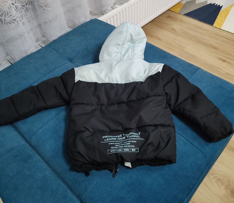Zimowa kurtka dla chlopca firmy Reserved, rozmiar 122.
