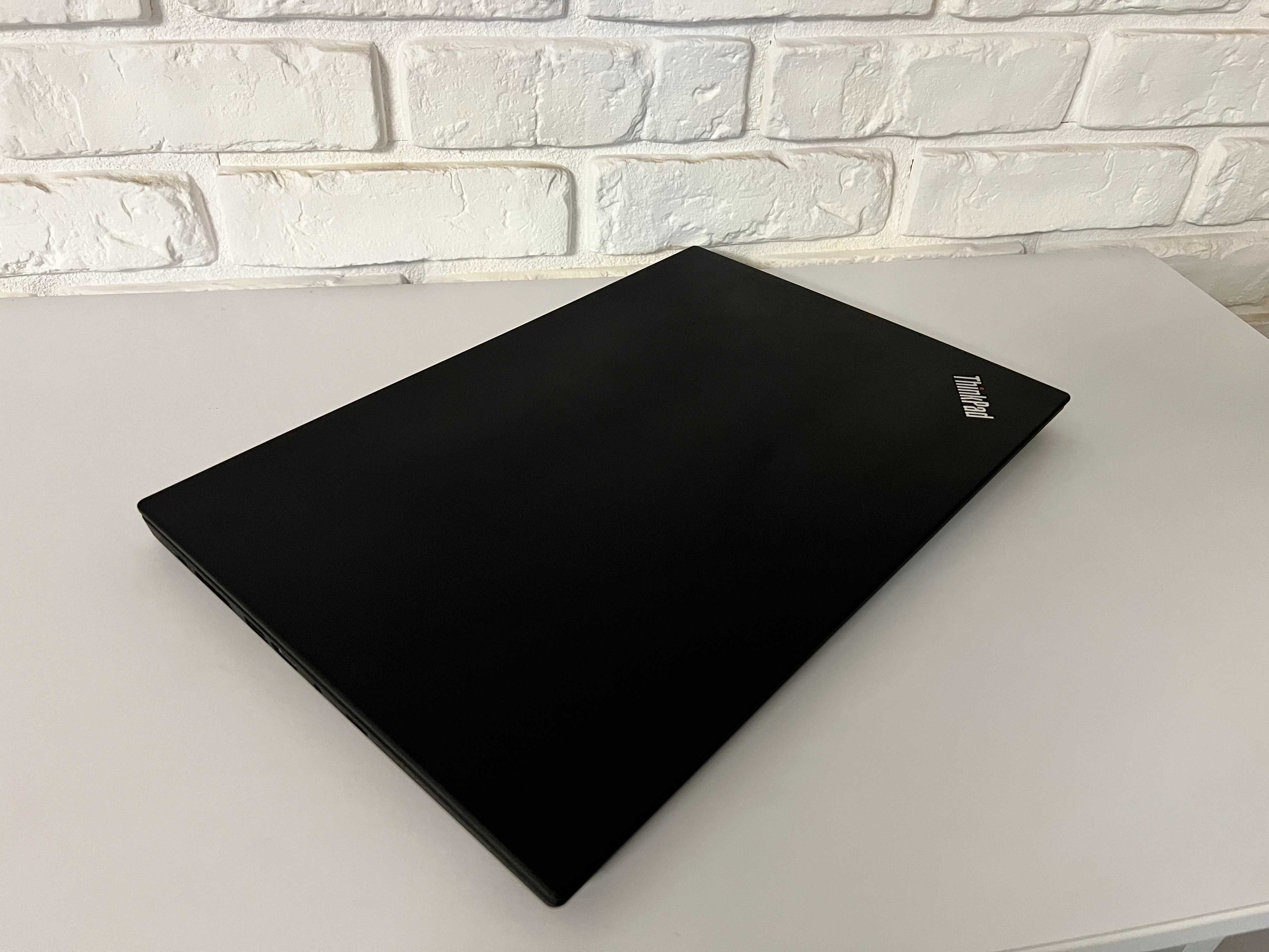 ThinkPad P15s Gen2. 4K UltraHD. 100% Adobe RGB