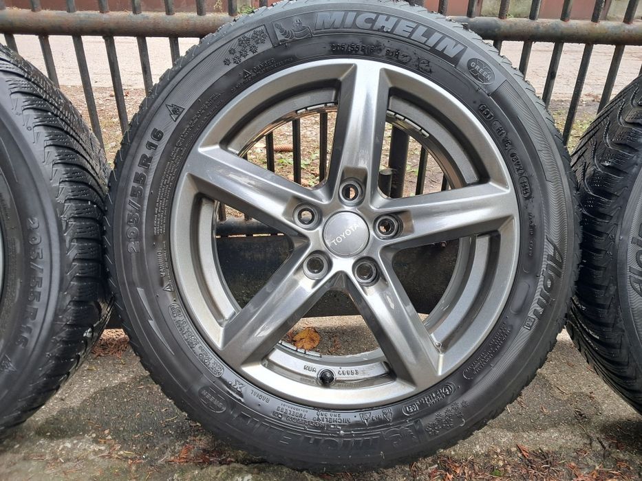 Koła Felgi 16" Toyota Opony zimowe