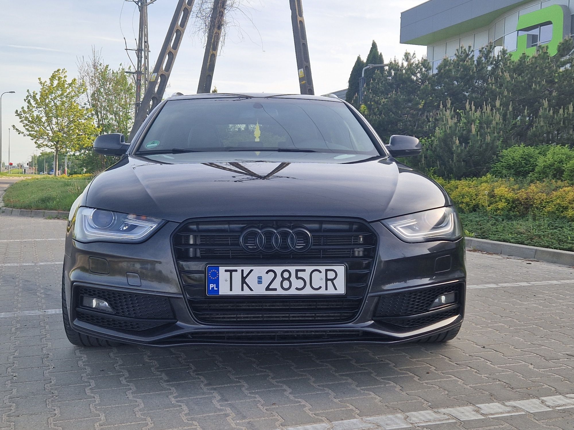 AUDI  A4 B8 S Line 177 KM