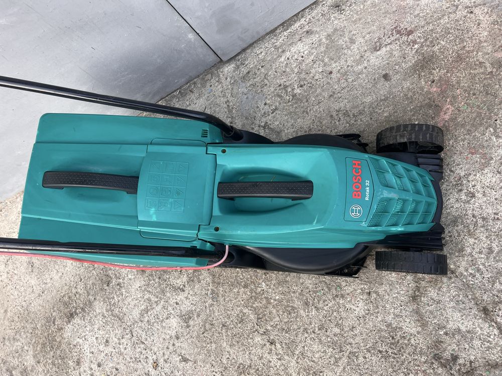 Газонокосарка bosch rotak 32