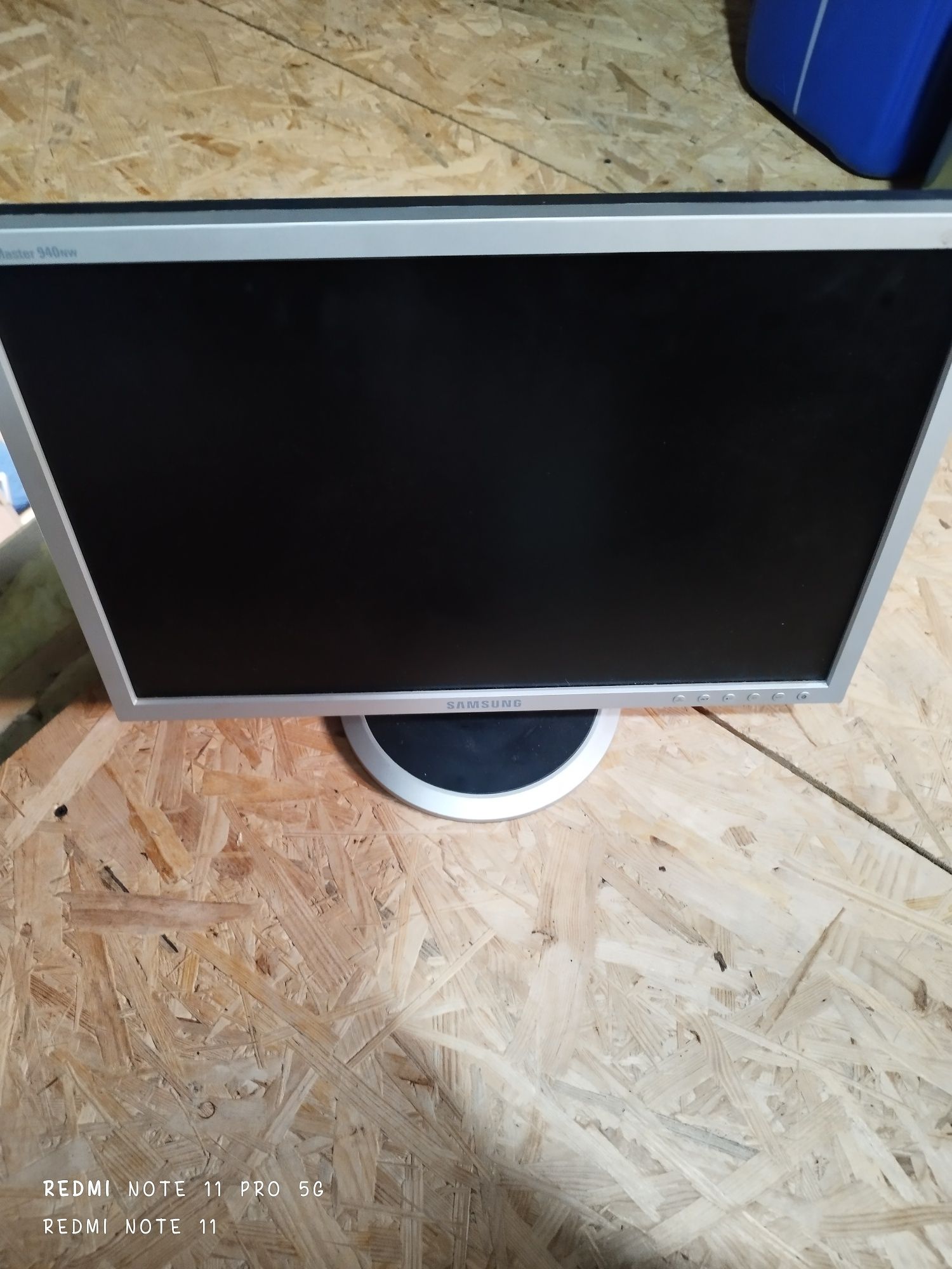 Sprzedam 4 monitory.